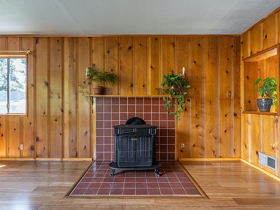 Gas log fireplace.