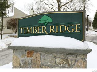 31 Timber Rdg, Mount Kisco, NY 10549