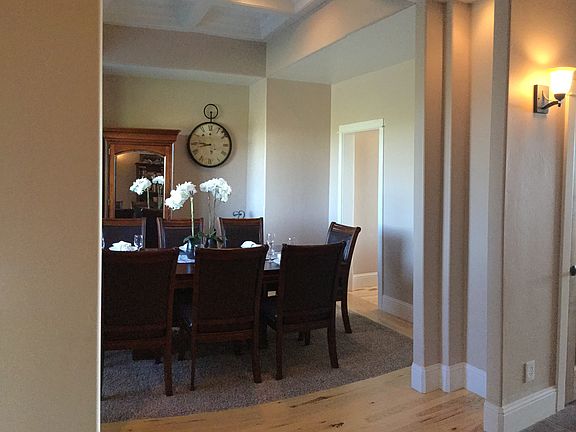 Formal dining/living