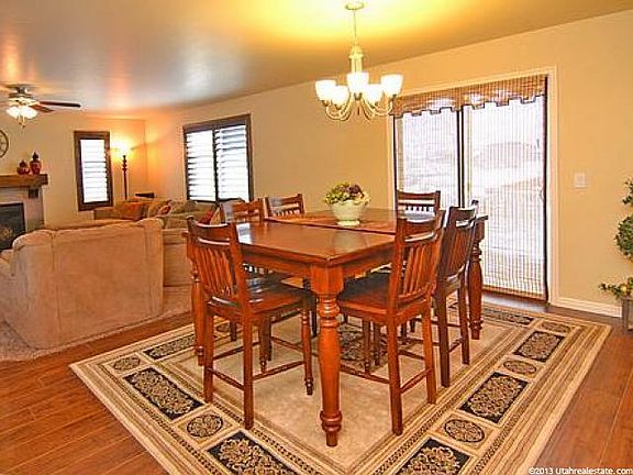 5th image of 2237 S Mountain View Blvd
