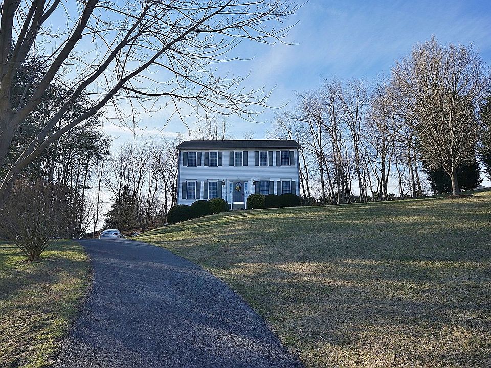 1st image of 1723 Bush Farm Dr