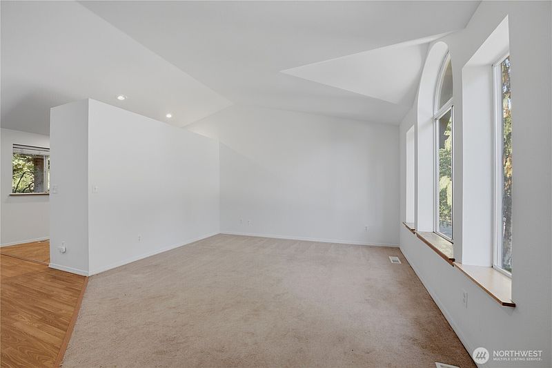 4th image of 8716 17th Street NE