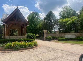 18N647 Ridgefield Blvd #24, Huntley, IL 60142