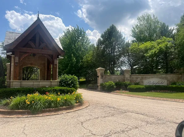 18N647 Ridgefield Blvd #24, Huntley, IL 60142