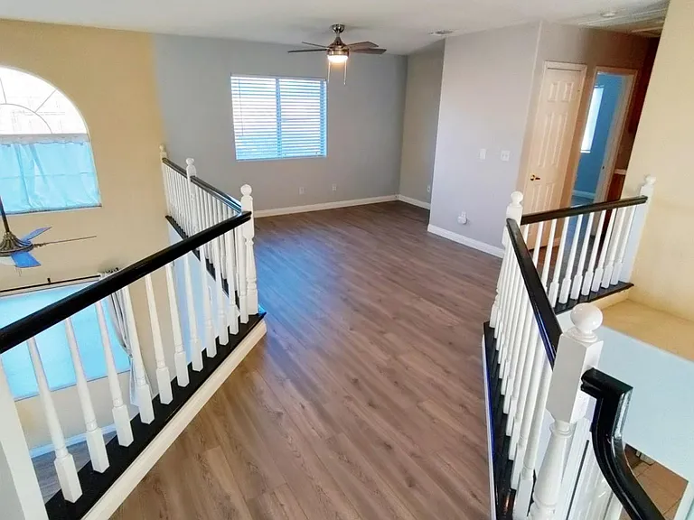 28414 Champions Dr — Photo 20