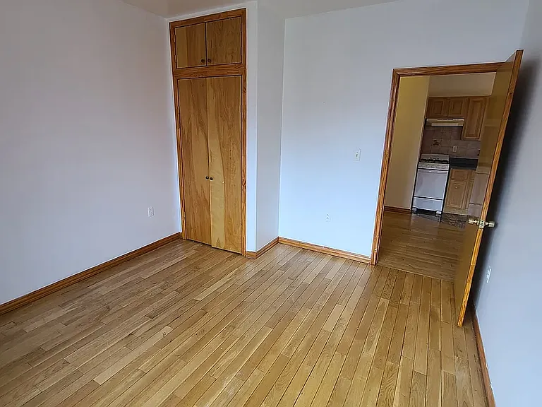 207 Woodpoint Rd #3B — Photo 9