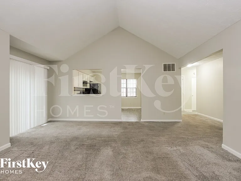 4496 Braemar Dr — Photo 4