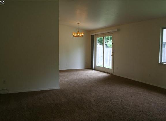 5th image of 1016 Derby Ct