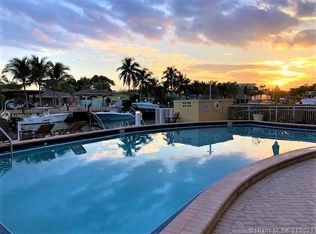 2000 NE 135th St APT 510, Miami, FL 33181