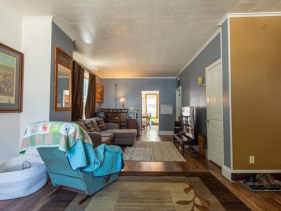 4th image of 2665 White St