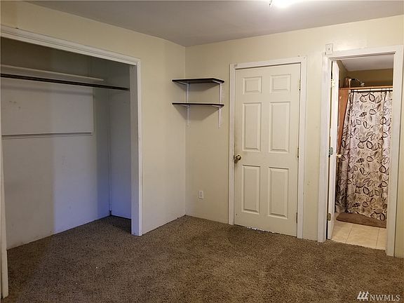 3rd image of 891 Washington St