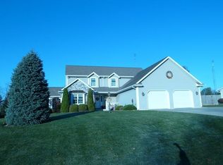 N1661 Bramble Bush Ln, Fort Atkinson, WI 53538