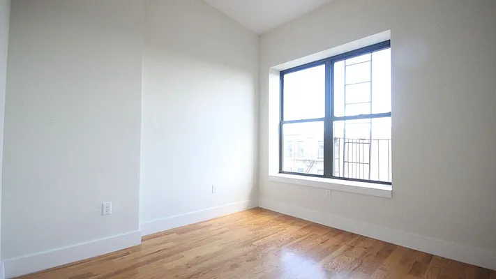 Rented by Nooklyn NYC LLC | media 18