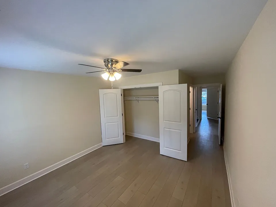 1570 Bluebird Ln