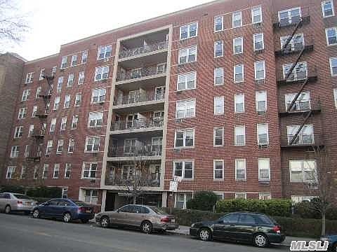 1st image of 14430 Sanford Ave APT 4G