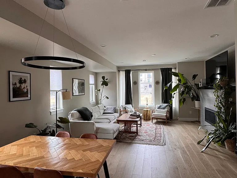 2728 N Clay St — Photo 1