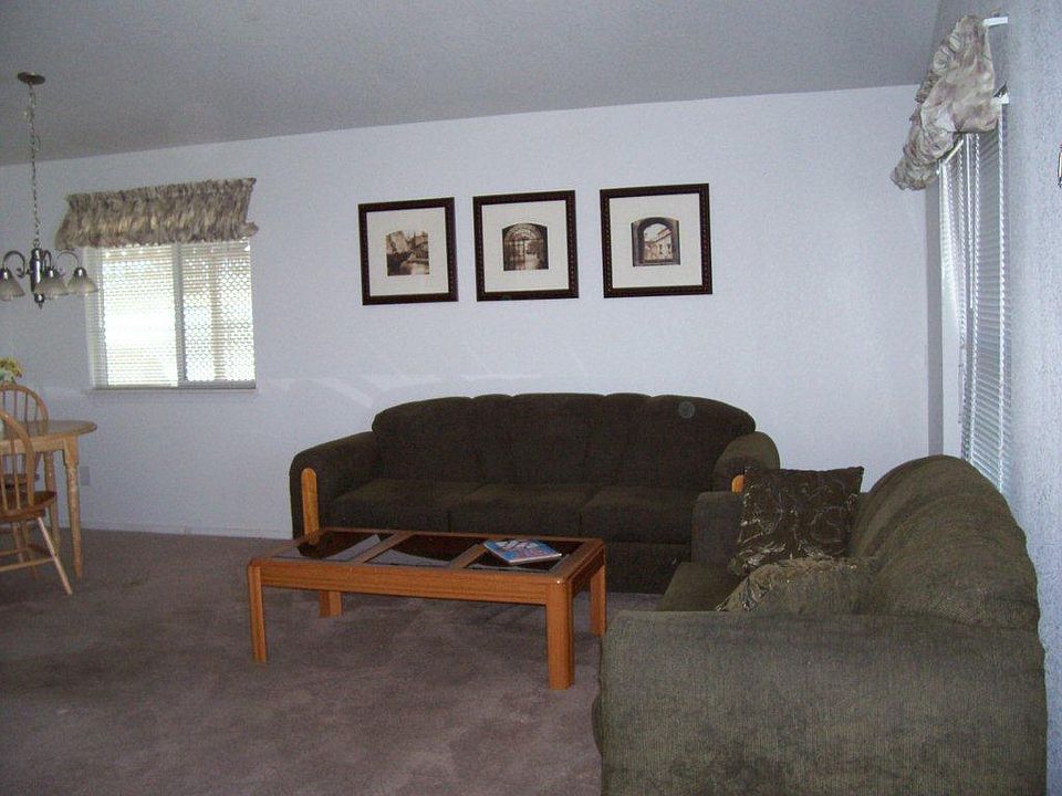 2nd image of 1600 S San Jacinto Ave Space 127