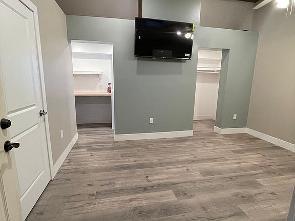 2nd image of 1618 S Elderberry St #3
