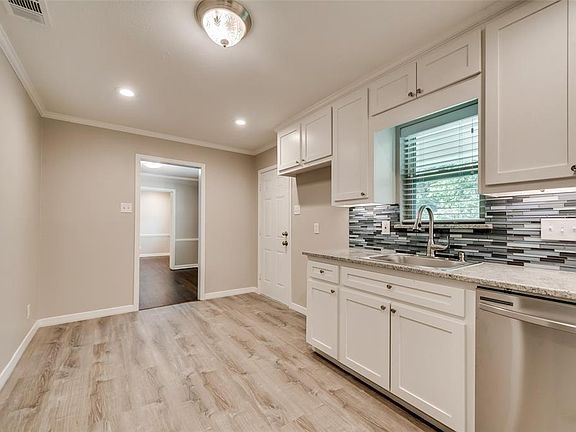 5th image of 7419 Eccles Dr