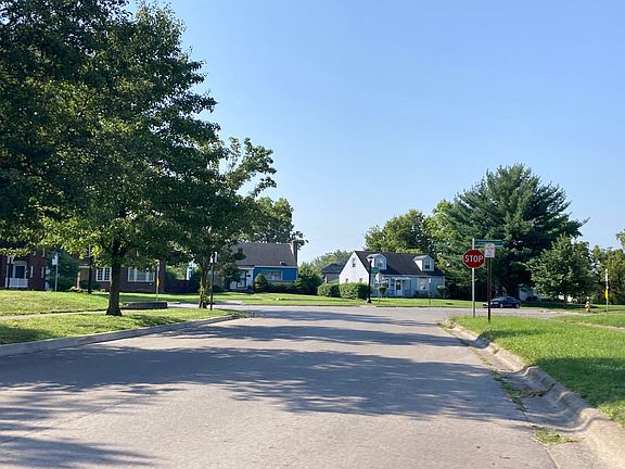5th image of 181 Sherborne Dr