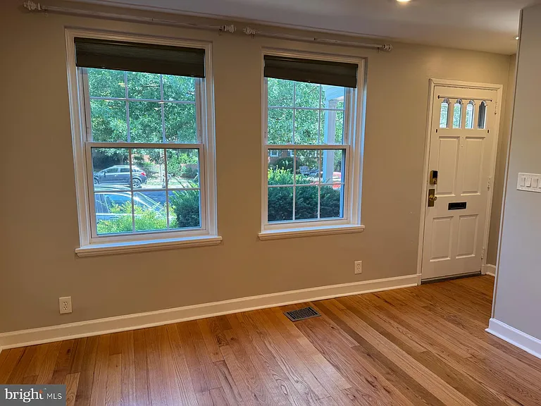 3064 S Buchanan St — Photo 4