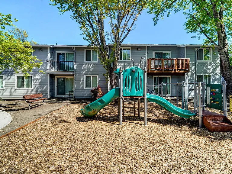 Karens Korner Apartments — Photo 22