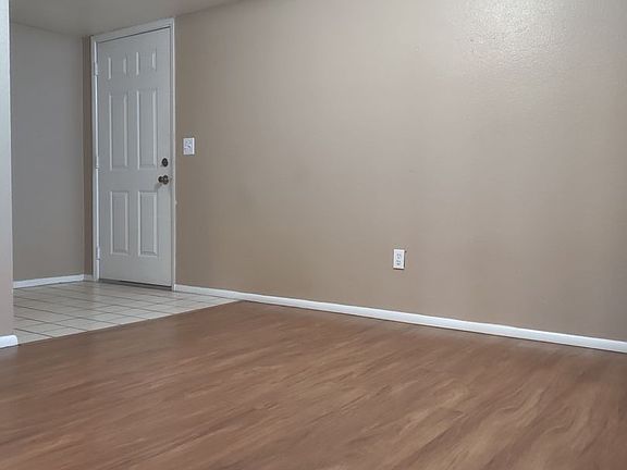 4th image of 3119 W Cochise Dr Unit 243