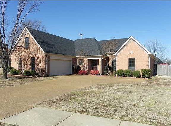 2nd image of 4976 Baywood Dr