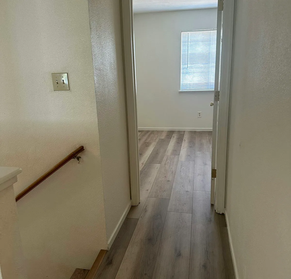 1015 Elizabeth Lane — Photo 2