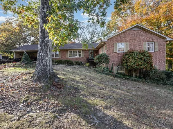 941 Croyden St, High Point, NC 27262