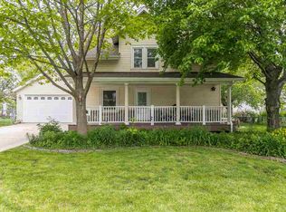 202 Main St, Palo, IA 52324