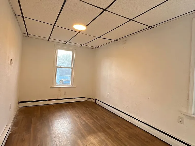 485 S Walnut St — Photo 10
