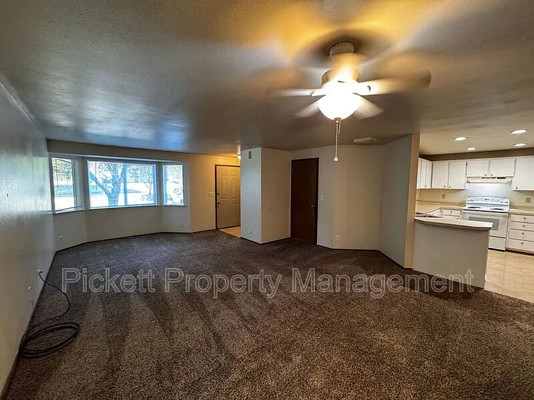 9349 Old Military Rd NE — Photo 6