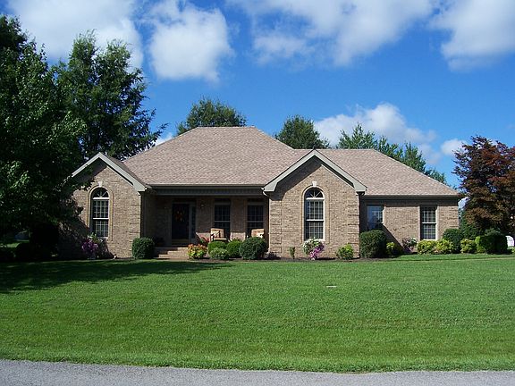 3rd image of 770 Oakwood Ln