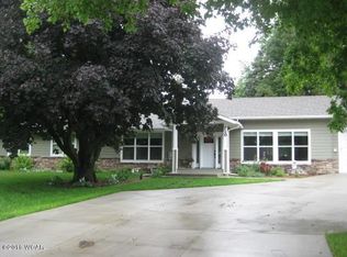 710 W Shore Dr, Worthington, MN 56187