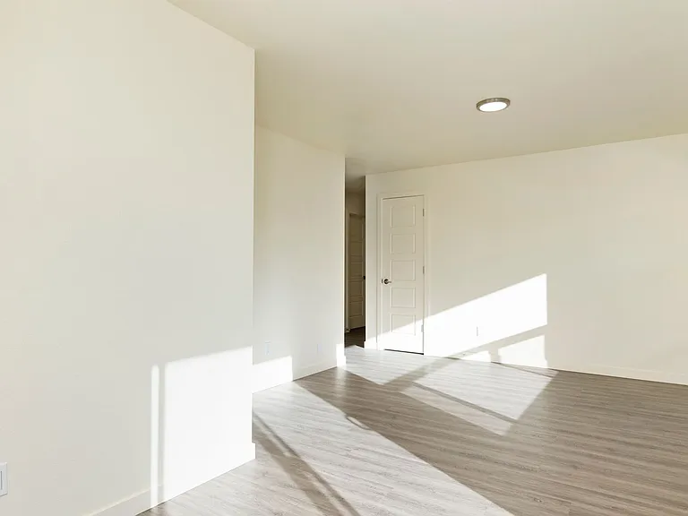 Go Long Apartments — Photo 18