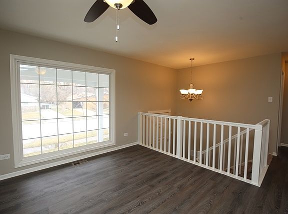 4th image of 4131 Greenbrier Ln