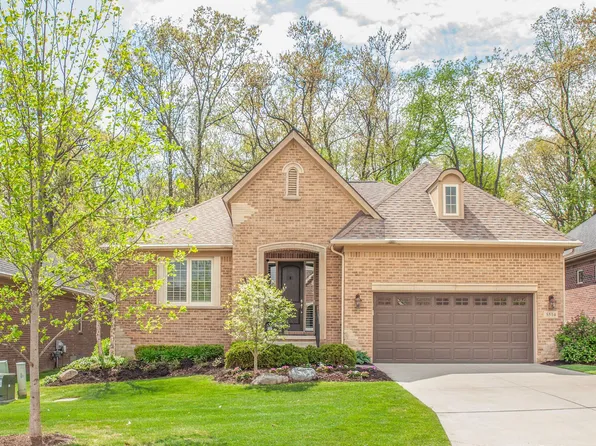 5514 Woodfall Rd, Clarkston, MI 48348