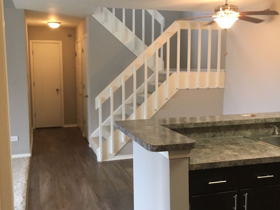 1st image of 315 N Oakhurst Dr APT 21