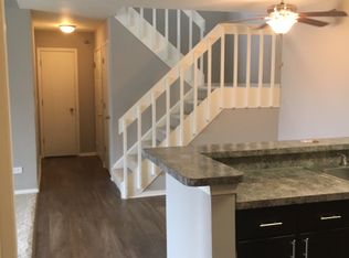 315 N Oakhurst Dr APT 21, Aurora, IL 60504