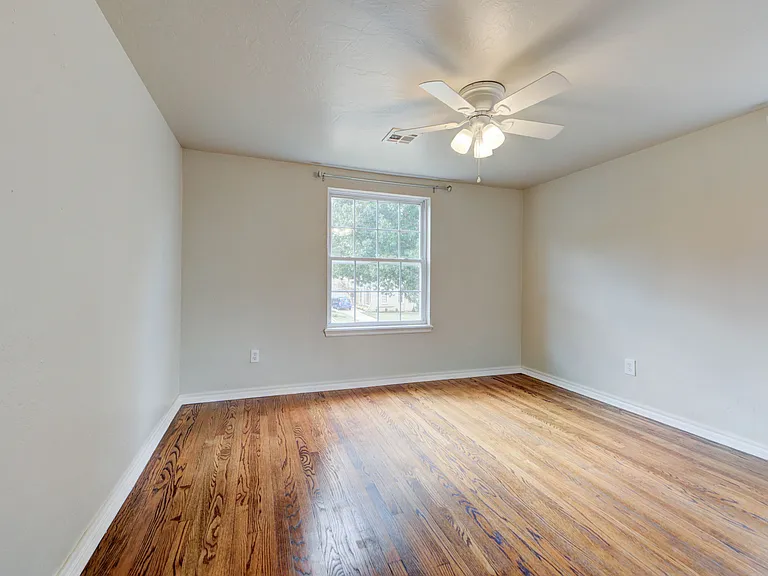 2529 NW 26th St — Photo 33
