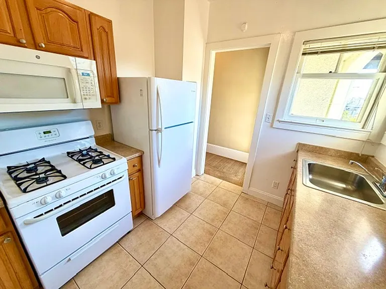2409 College Ave — Photo 36