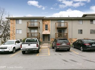 9533 University Ave APT 1, Clive, IA 50325