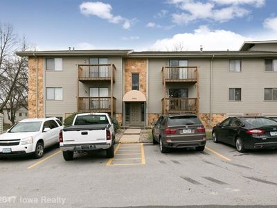 9533 University Ave APT 1, Clive, IA, 50325