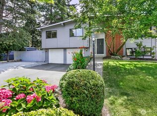 8816 221st Pl SW, Edmonds, WA 98026