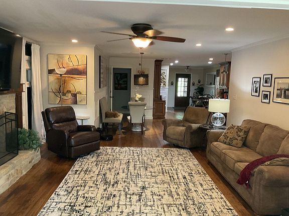 3rd image of 7549 Parker Cir