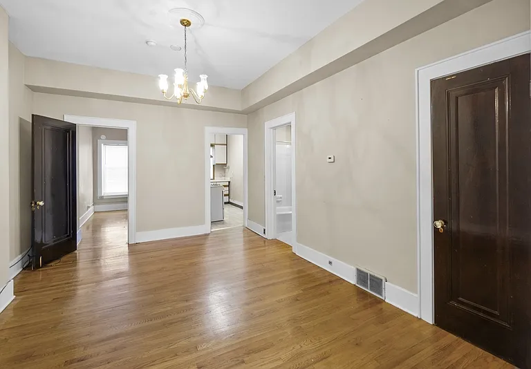 1109 E Genesee St #1 — Photo 4