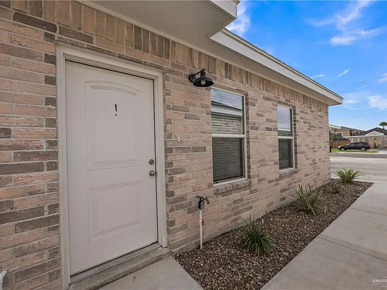 2605 E Israel Ave #1 — Photo 4