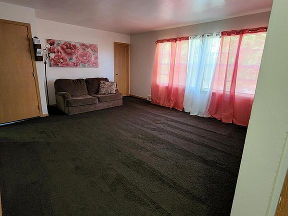 5th image of 5336 N Long Island Dr #A