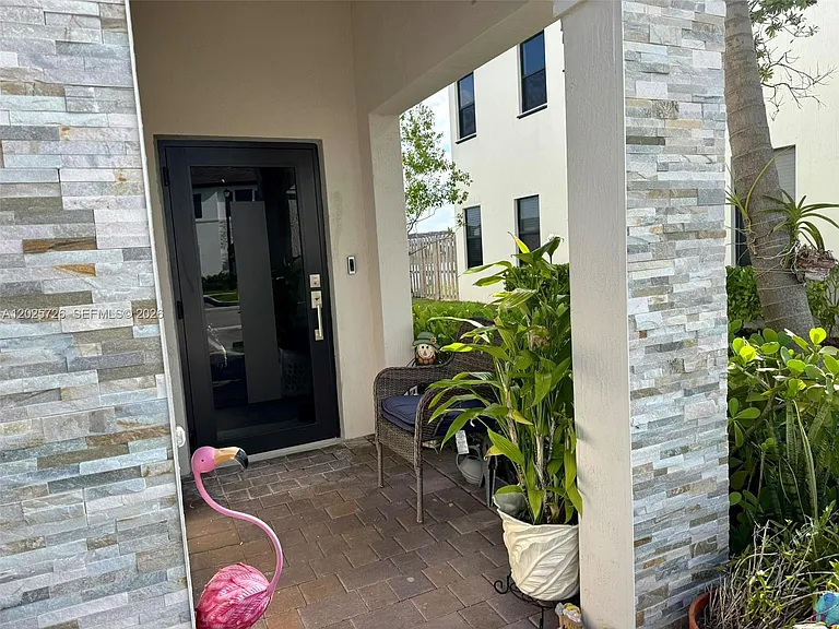 10020 SW 228th Ter — Photo 21